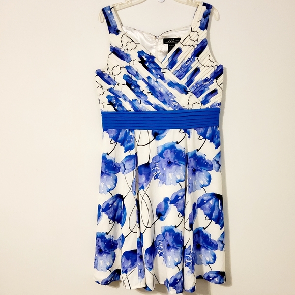 Midnight Velvet Dresses & Skirts - Midnight Velvet Blue/White/Purple Floral Print Surplice Pleated Fit & Flare Sz10